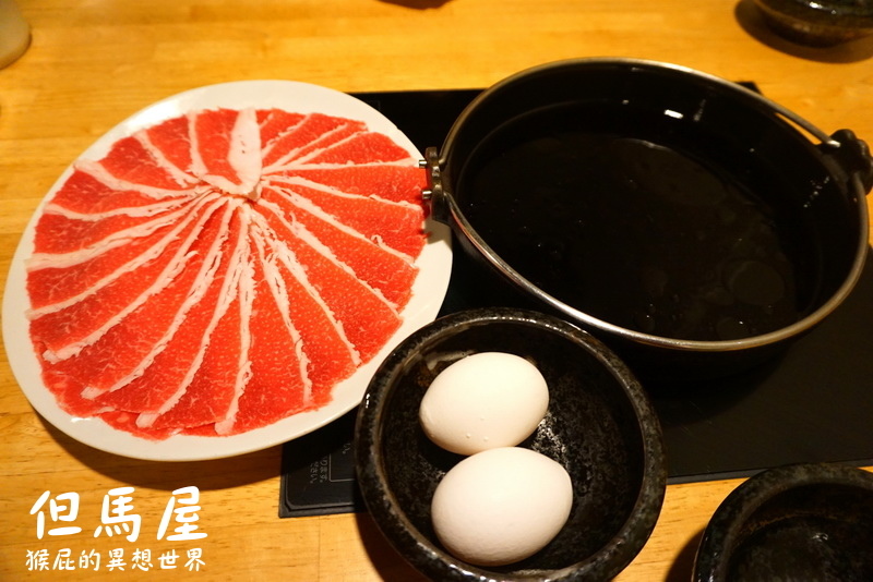 大阪但馬屋DX壽喜燒吃到飽｜日本壽喜燒吃到飽，主打和牛吃到飽，冰淇淋是哈根達斯CP值高 @猴屁的異想世界