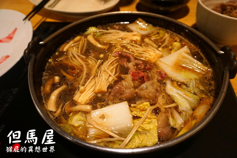 大阪但馬屋DX壽喜燒吃到飽｜日本壽喜燒吃到飽，主打和牛吃到飽，冰淇淋是哈根達斯CP值高 @猴屁的異想世界