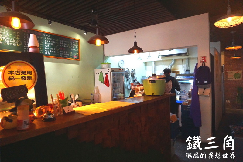 鐵三角吐司專賣店｜新竹隱藏版銅板美食，甜的吐司頗有特色，近新竹火車站 @猴屁的異想世界